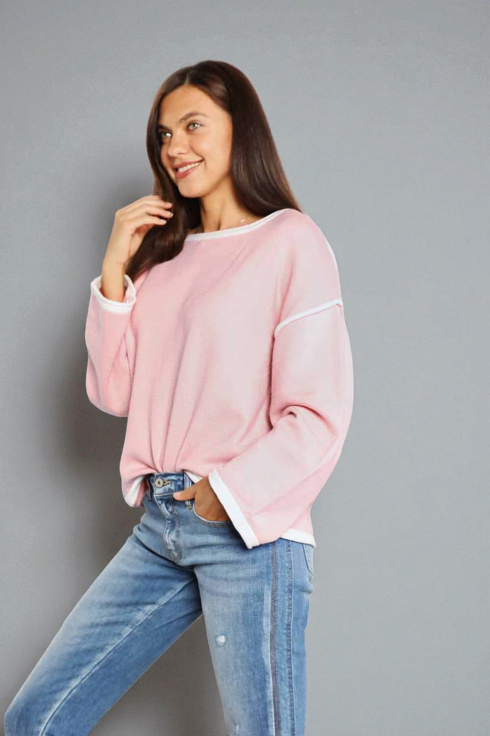 Haut en tricot à épaules tombantes et détails contrastés en rose blush