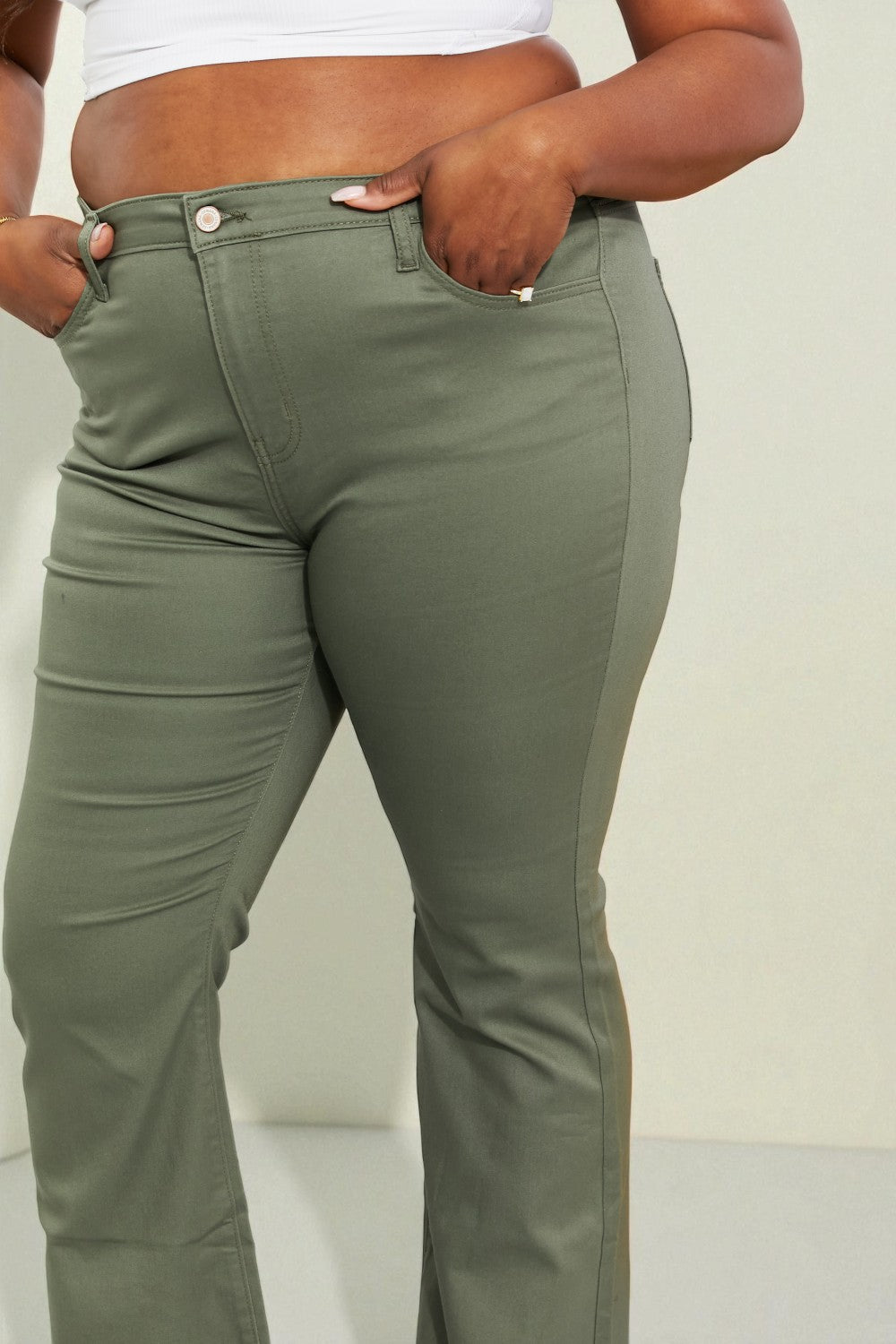 Jean bootcut taille haute en vert matcha