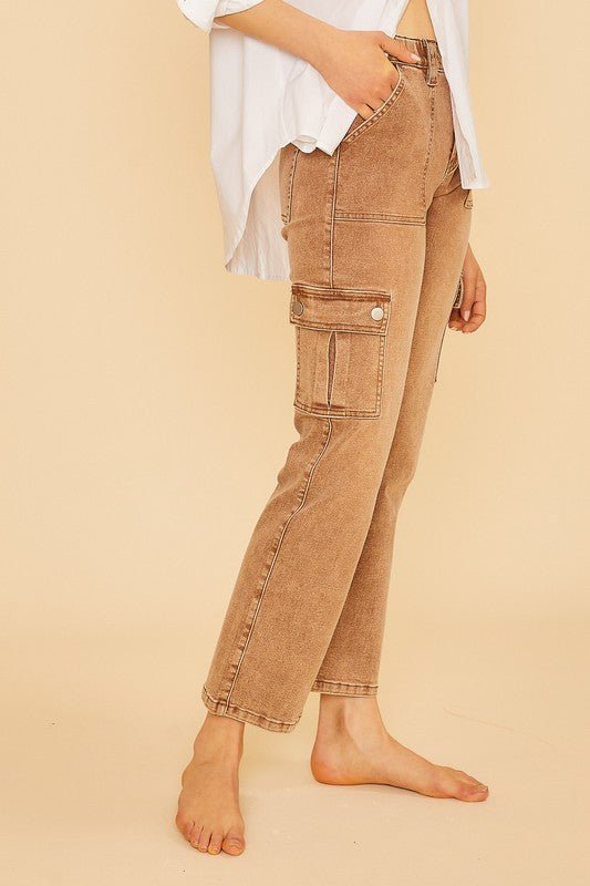 ANNIE WEAR - Straight Leg Cargo Jeans in Caramel