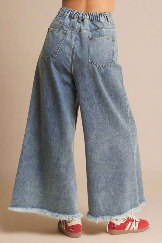 Davi & Dani - Light Wash Wide Leg Jeans with Patch Pockets and Frayed Hem