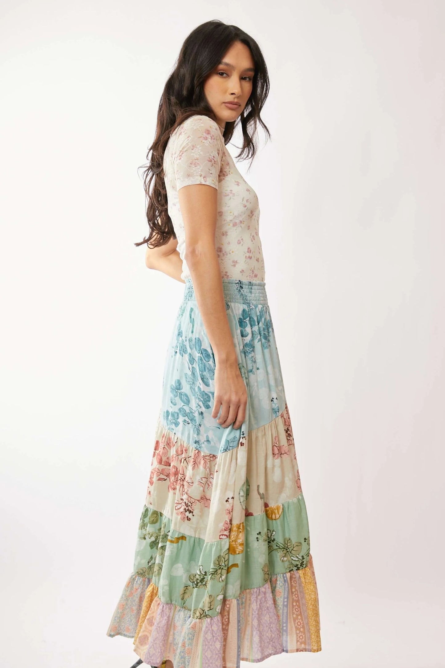 Davi & Dani - Sheer Floral Mock Neck Short Sleeve Top – Ivory & Pink