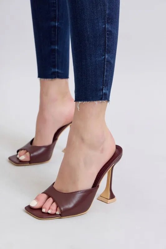 Judy Blue - High Rise Ankle Skinny Jeans in Dark Wash