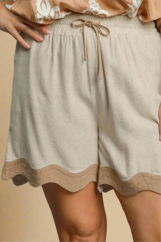 UMGEE - Scalloped Hem Linen Shorts – Oat & Taupe