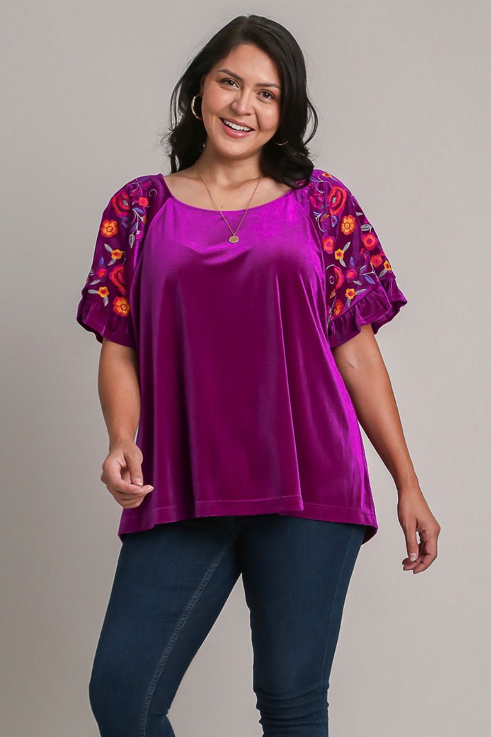UMGEE - Velvet Embroidered Short Sleeve Blouse in Violet