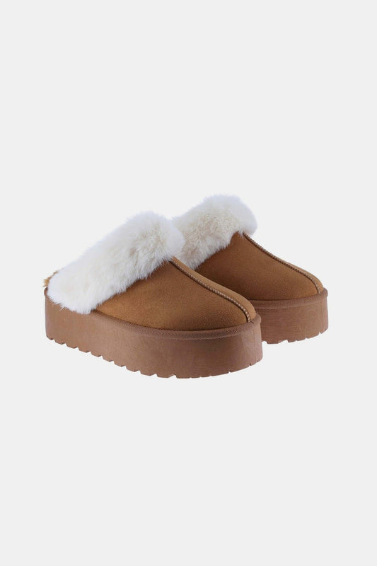 Weeboo - Platform Faux Fur Trim Slippers in Tan