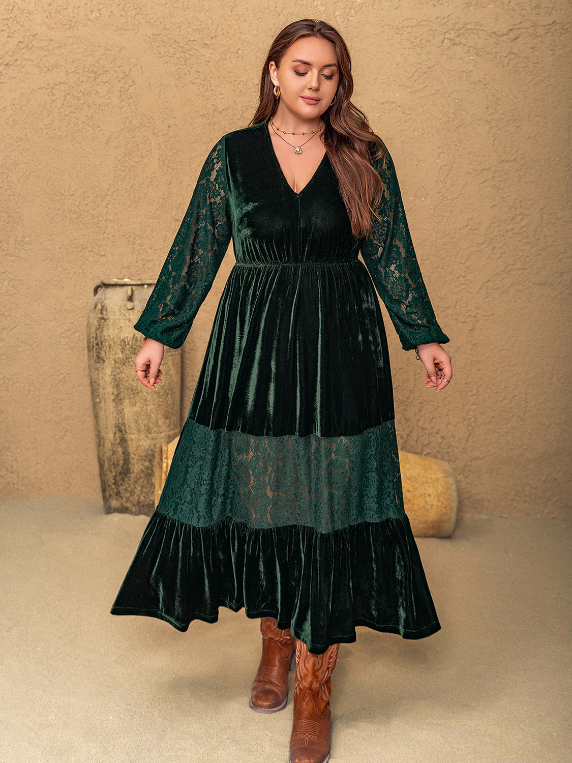 Plus Size Dark Green Lace Detail Velvet Midi Dress