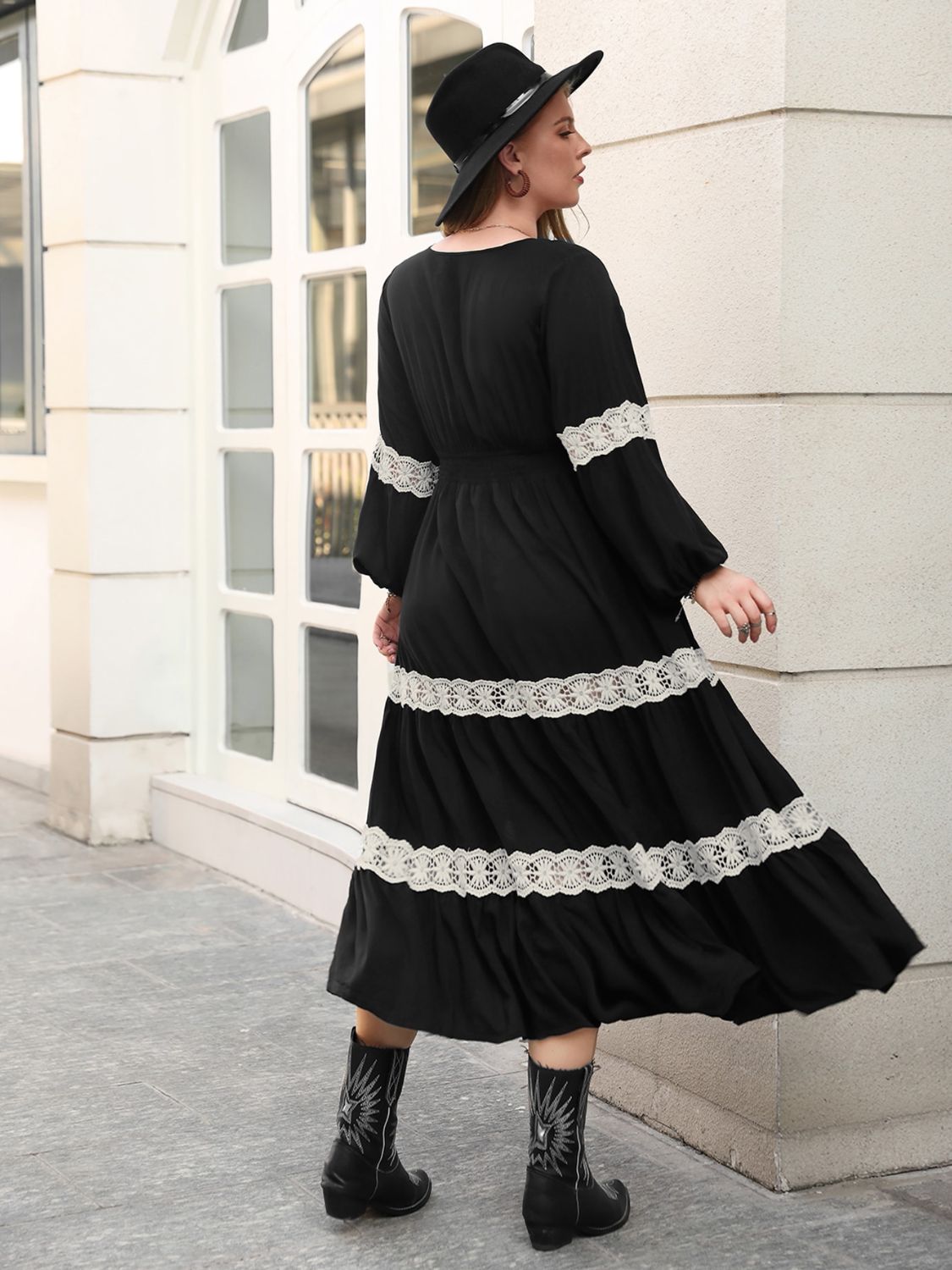 Plus Size Black Lace Detail Long Sleeve Midi Dress