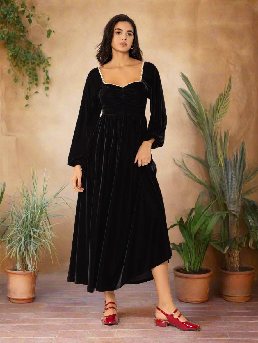 Black Sweetheart Neck Velvet Midi Dress