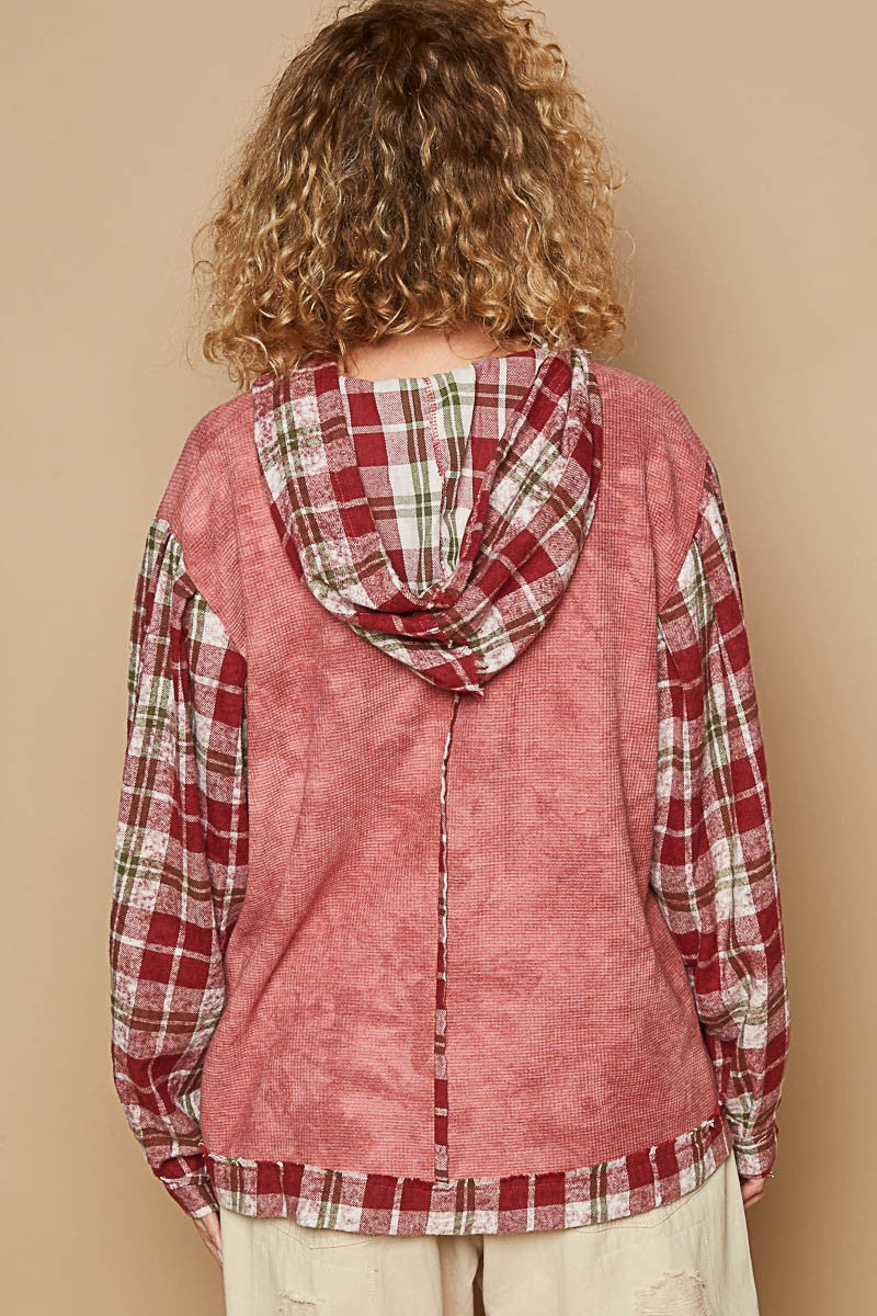 Red Star Patch Plaid Sleeve Hooded Top