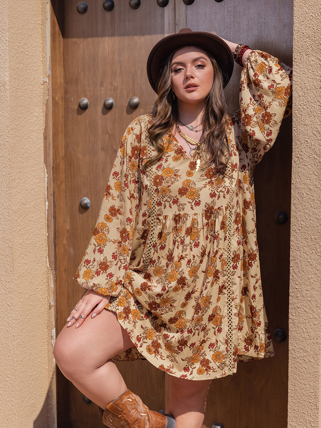 Plus Size Floral Print Babydoll Mini Dress in Tan