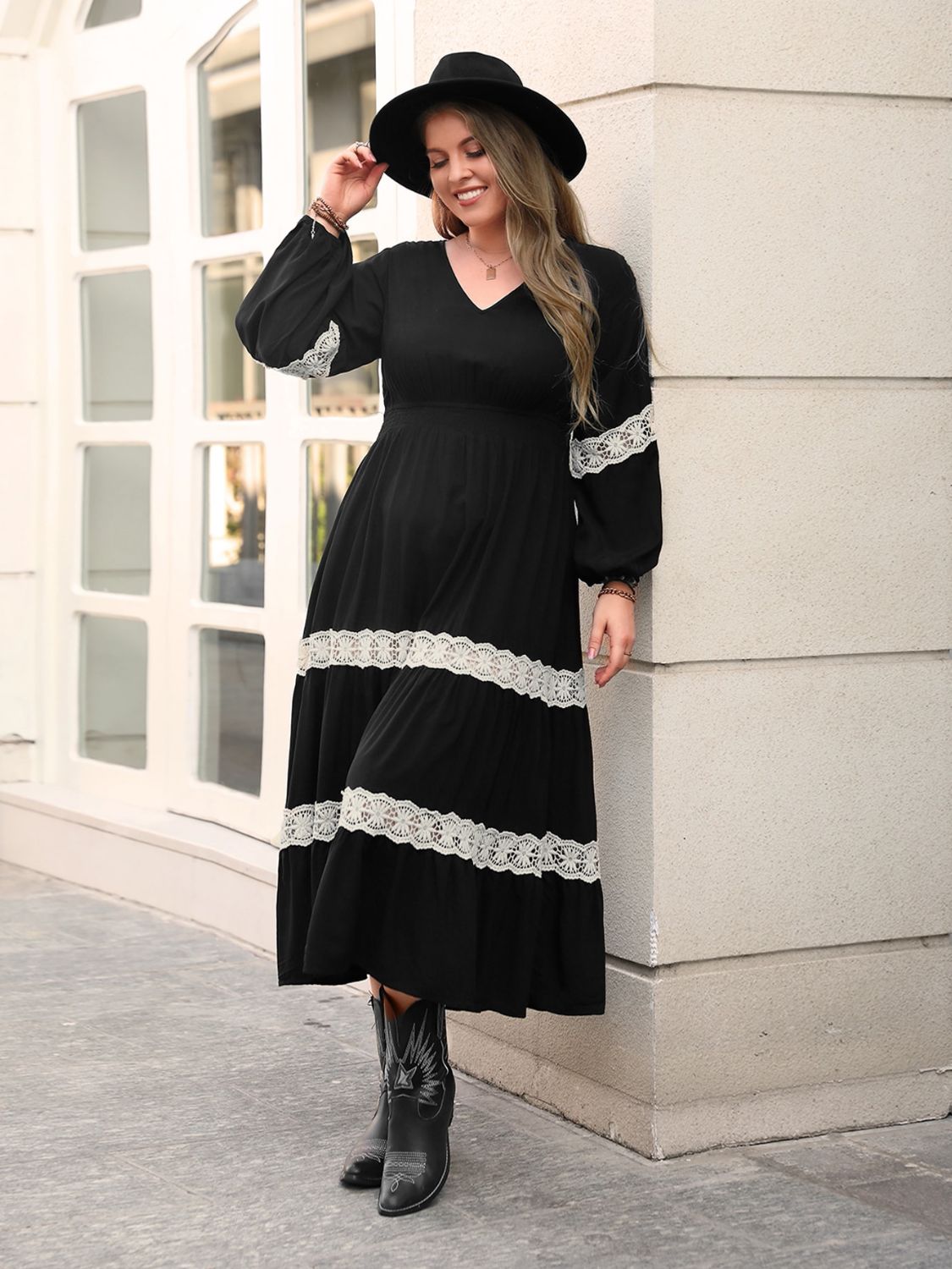 Plus Size Black Lace Detail Long Sleeve Midi Dress