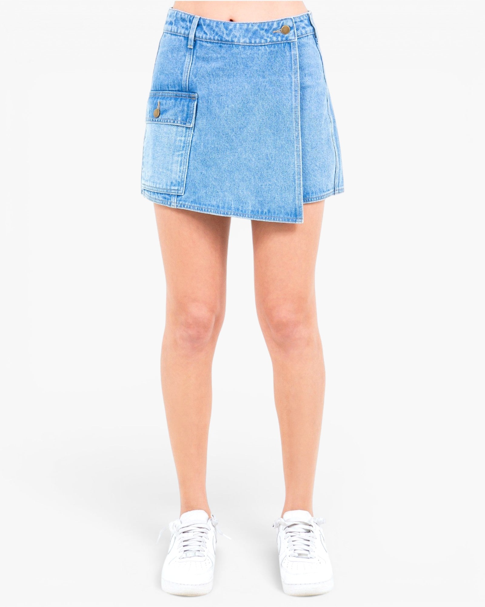 Mini-jupe en jean à poches cargo délavées