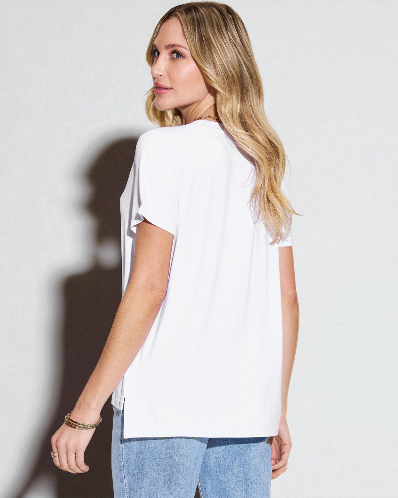 T-shirt haut-bas à col en V