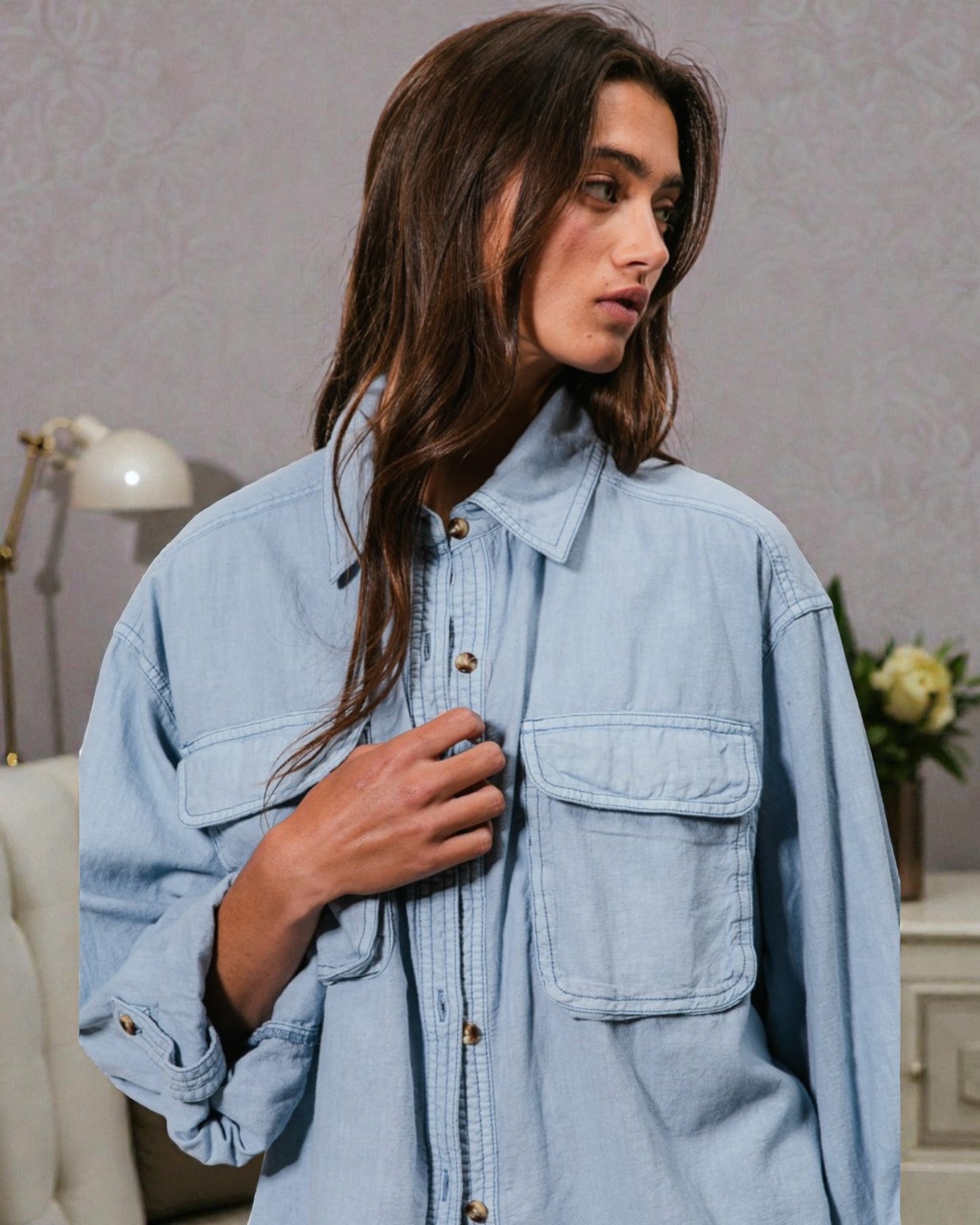 Chemise en jean boutonnée avec détails surpiqués