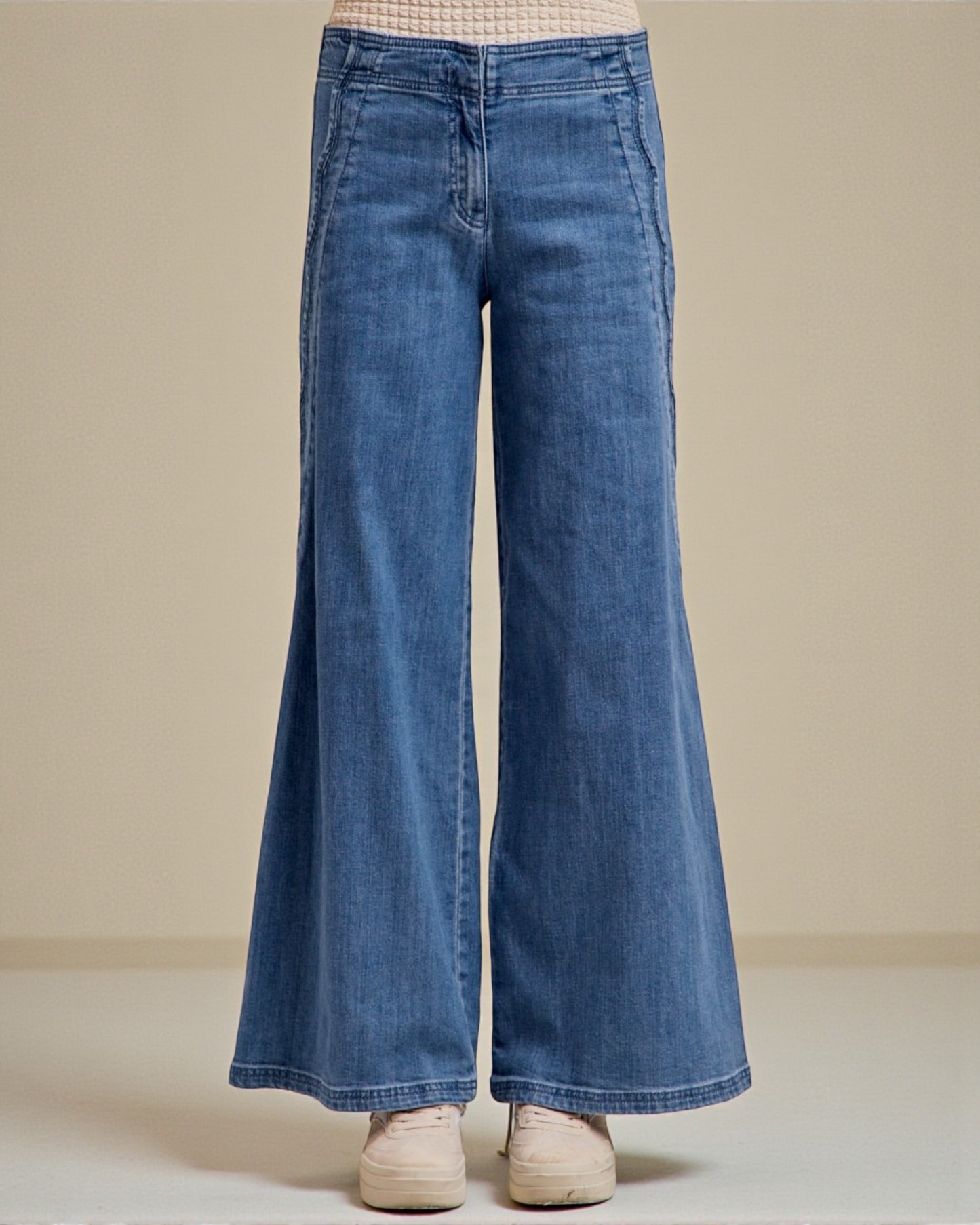 Medium Wash Scallop Seam Wide Leg Jeans