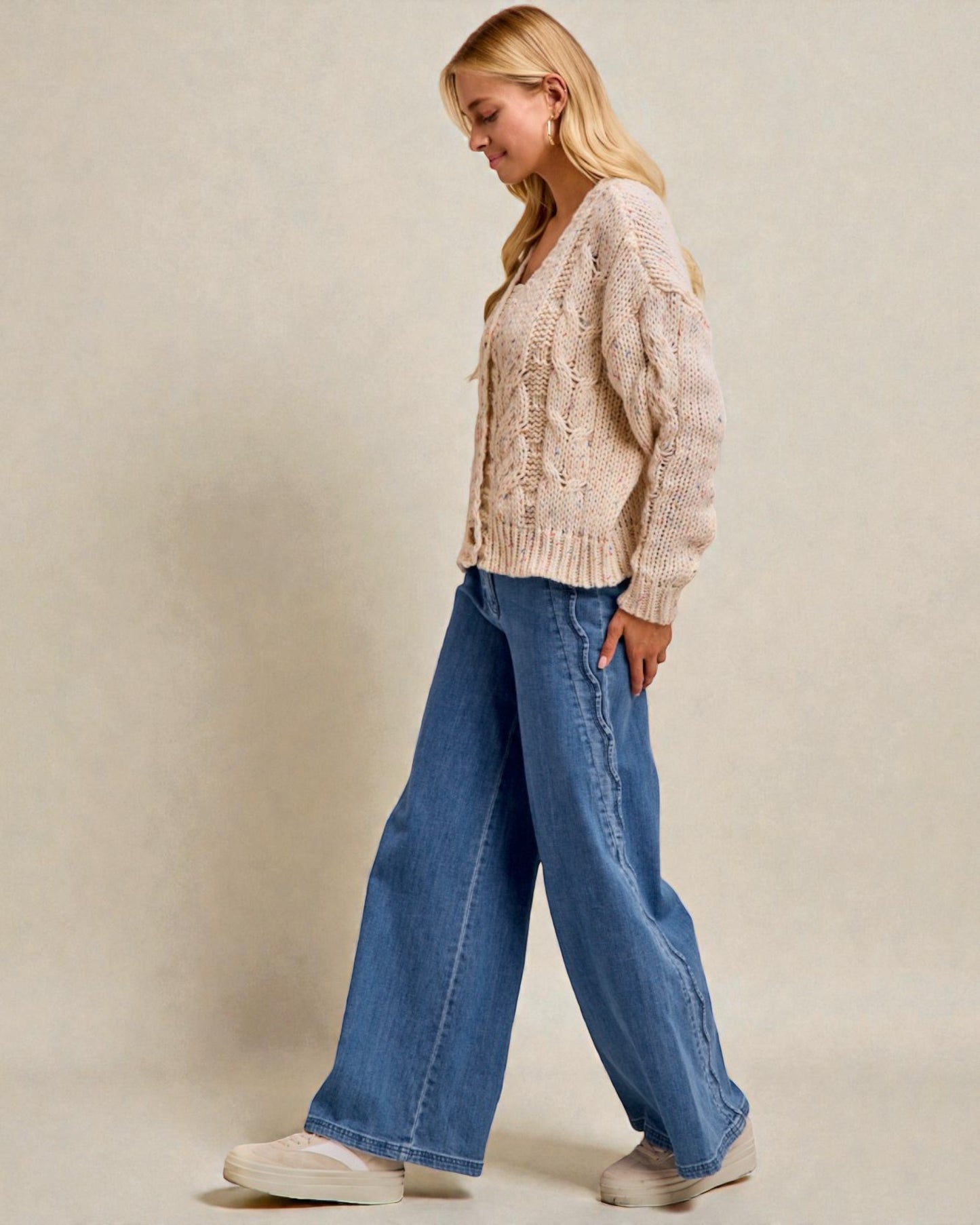 Medium Wash Scallop Seam Wide Leg Jeans