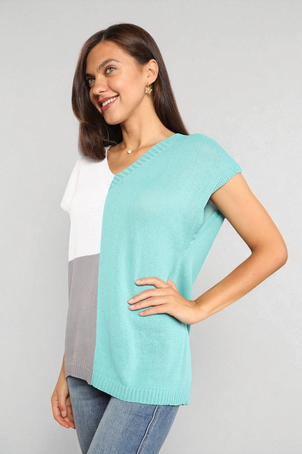 Haut en tricot à col en V et blocs de couleurs