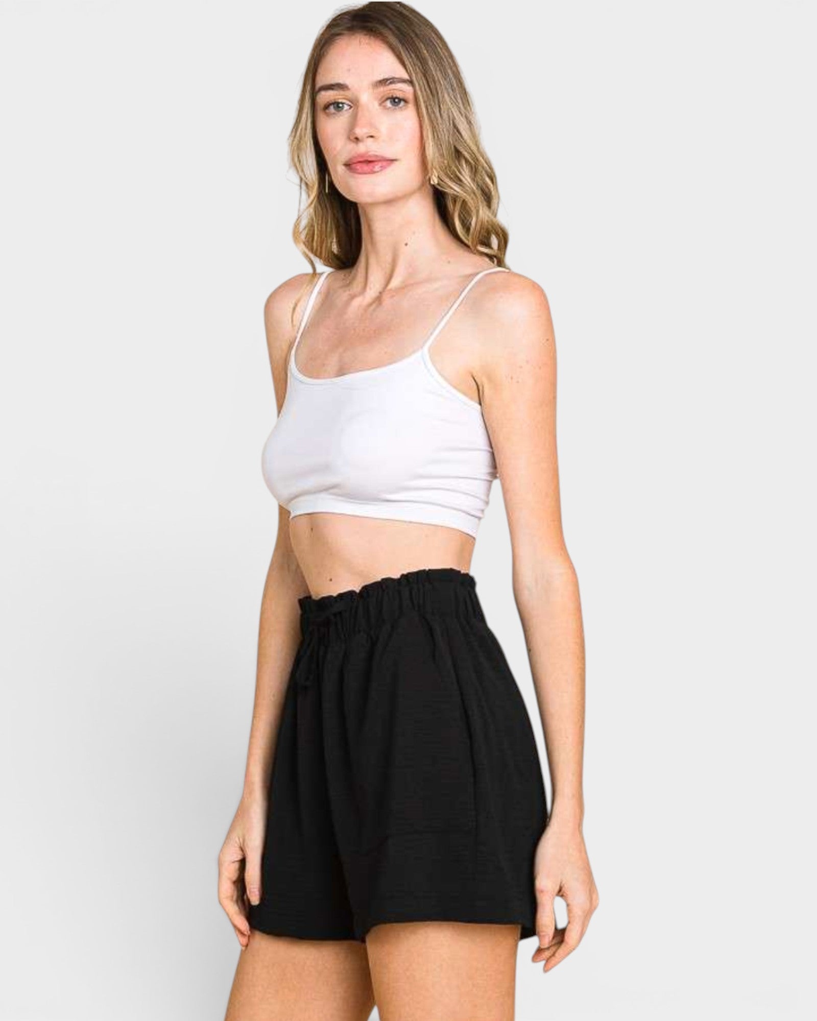 Pantalones cortos con cintura alta y diseño de bolsa de papel