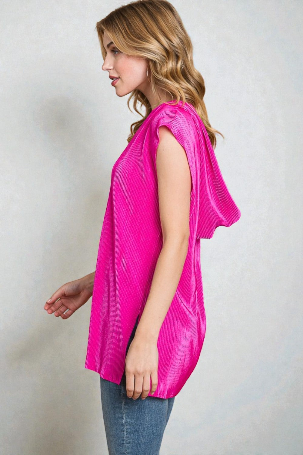 Tunique à capuche et manches courtes en fuchsia