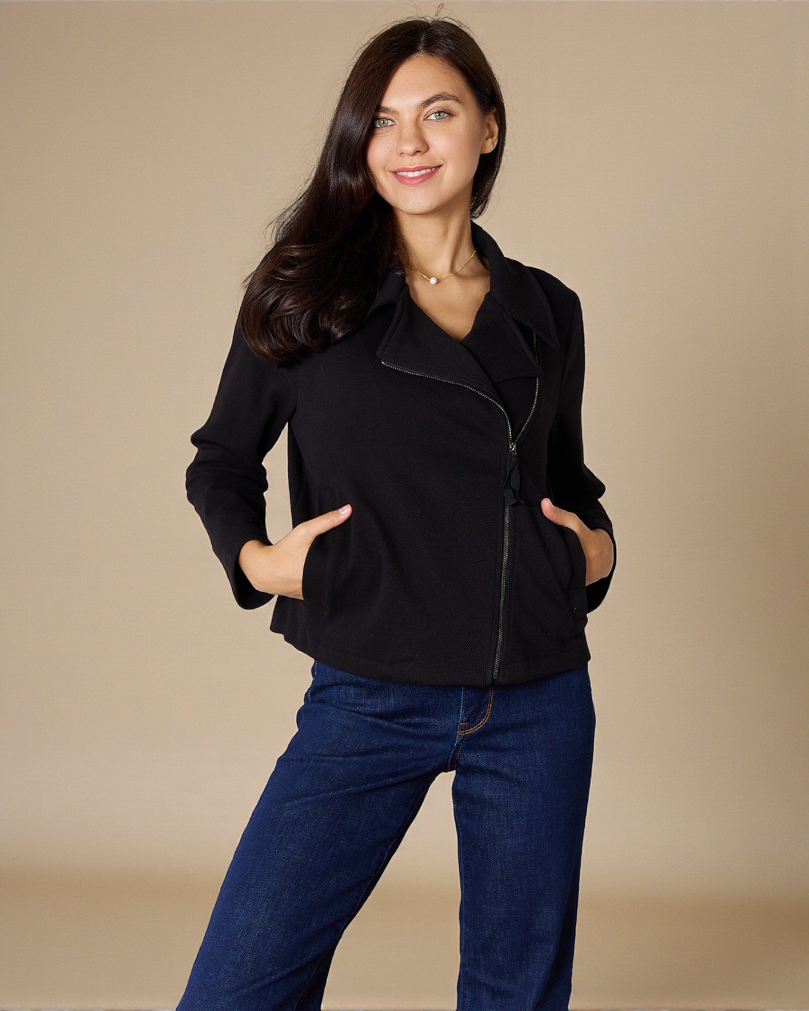 Veste zippée noire avec poches