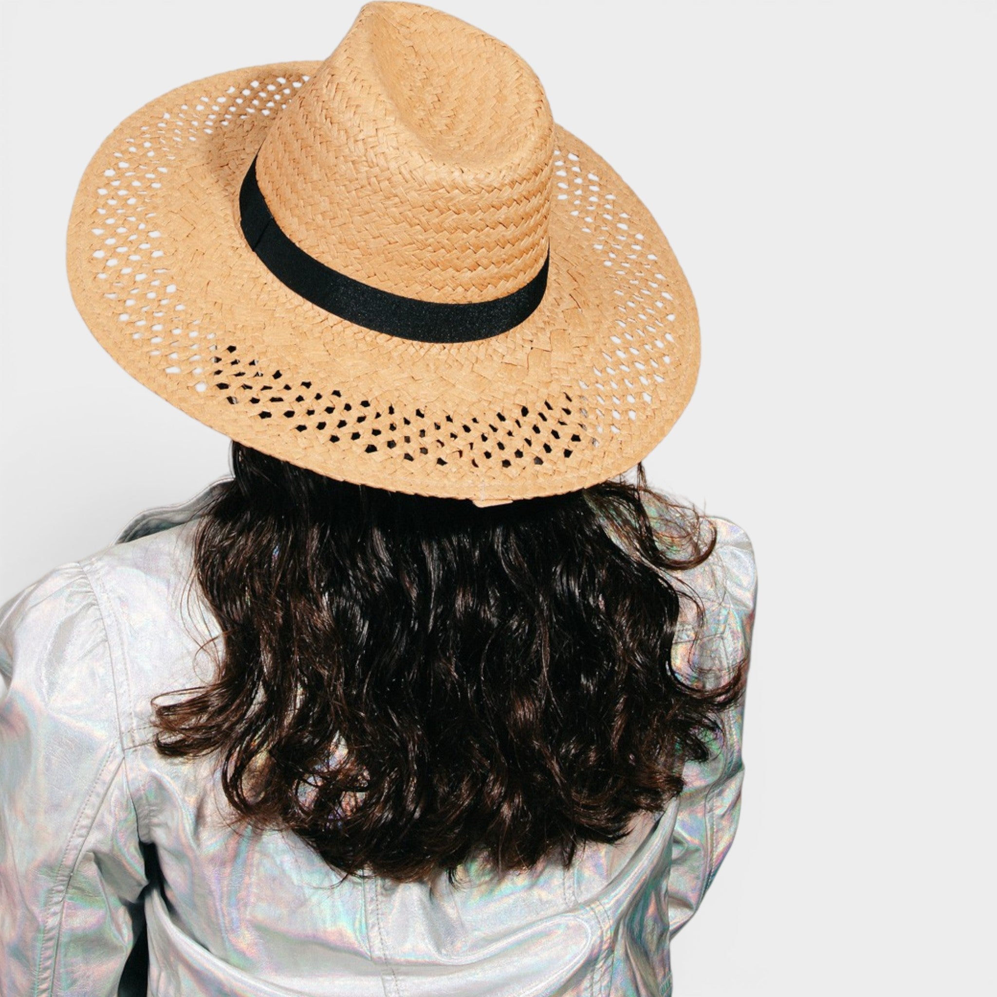 Sombrero para el sol de paja con tejido de canasta
