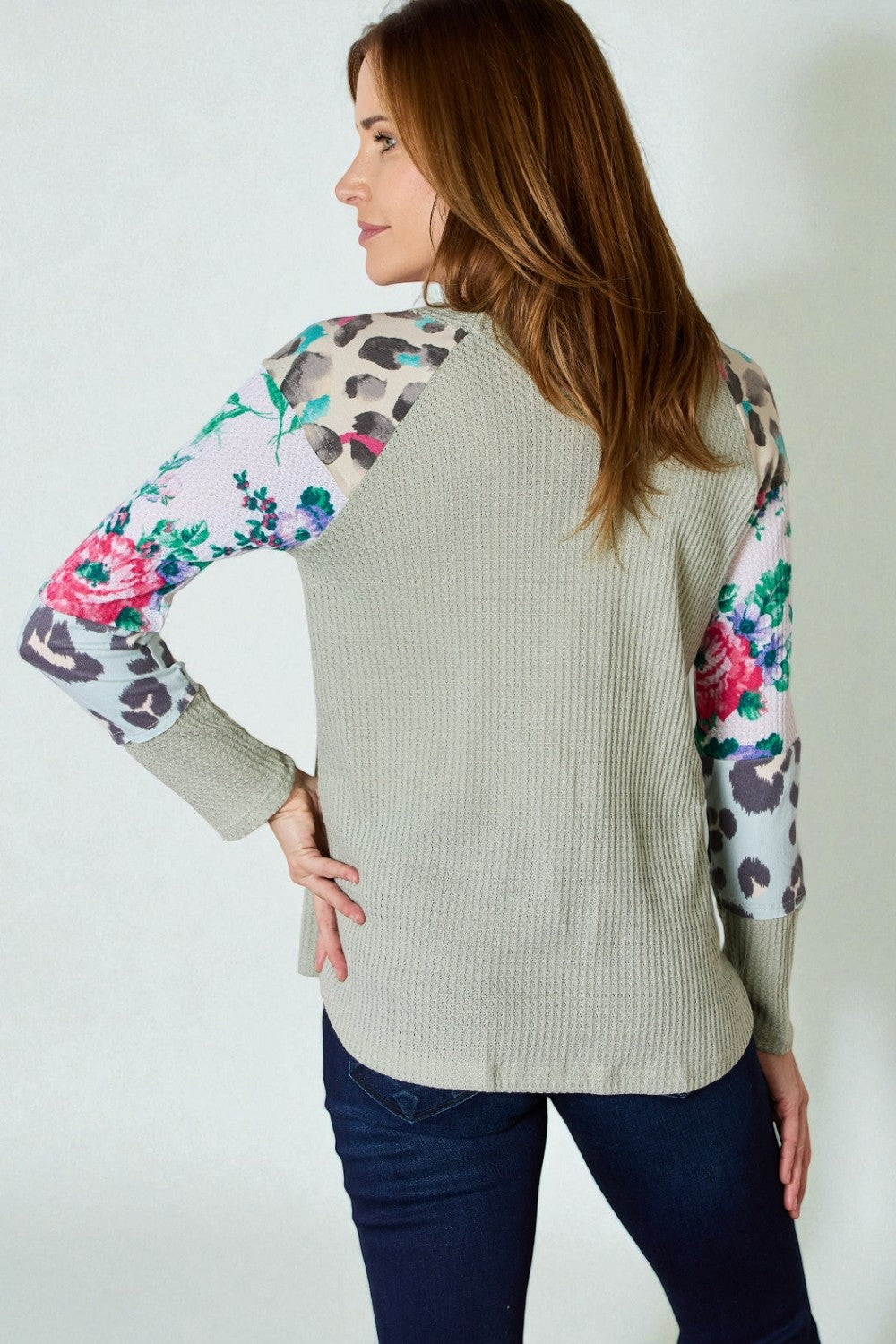 Blouse imprimée à col rond en sauge