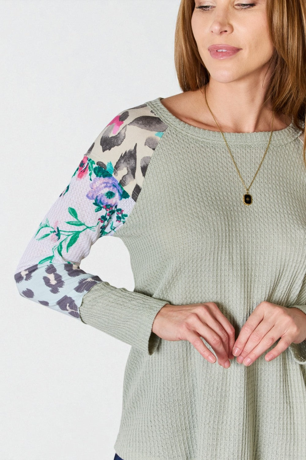 Blouse imprimée à col rond en sauge