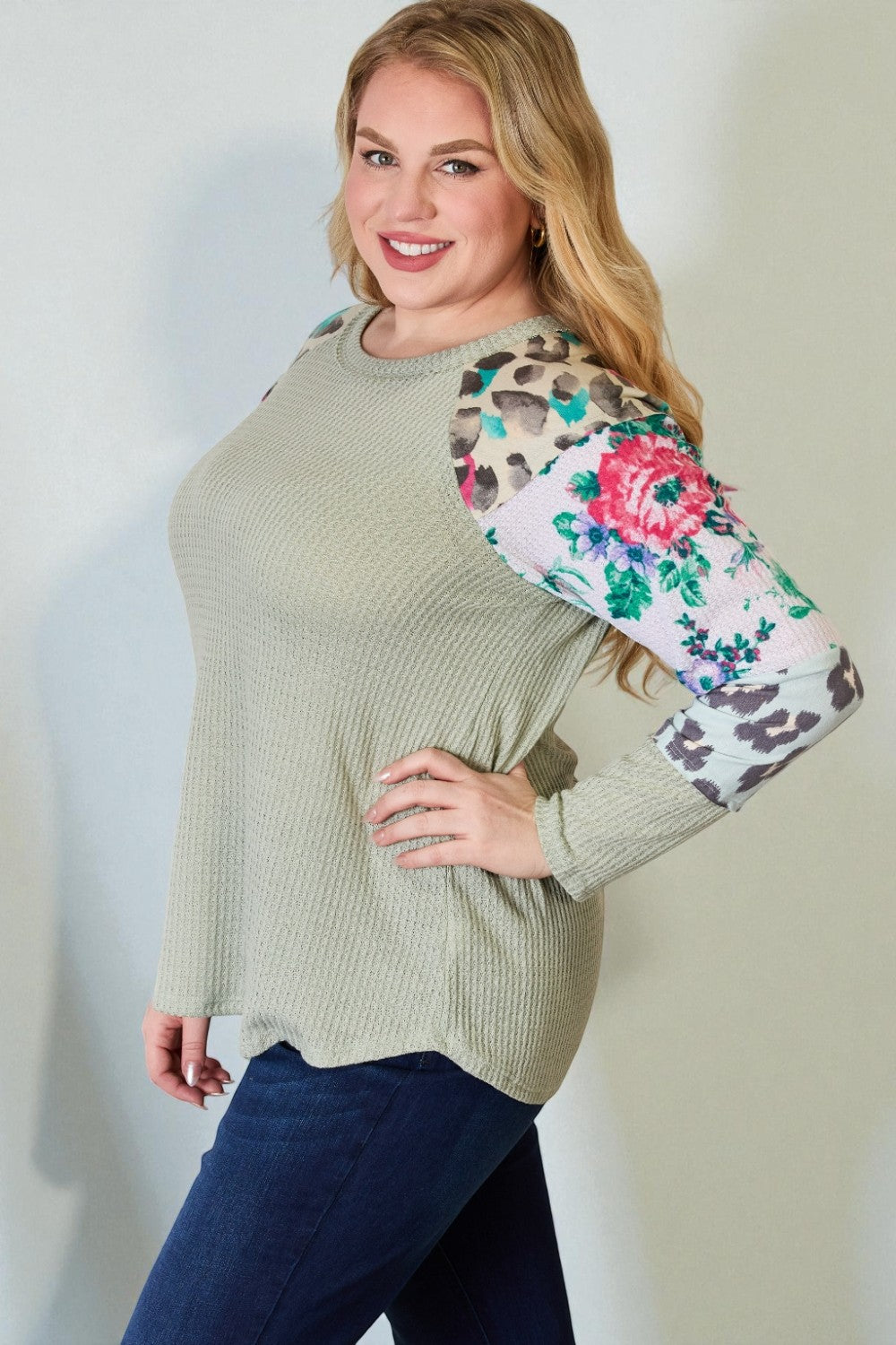 Blouse imprimée à col rond en sauge