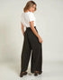 Pantalon large à taille froncée avec poches en noir