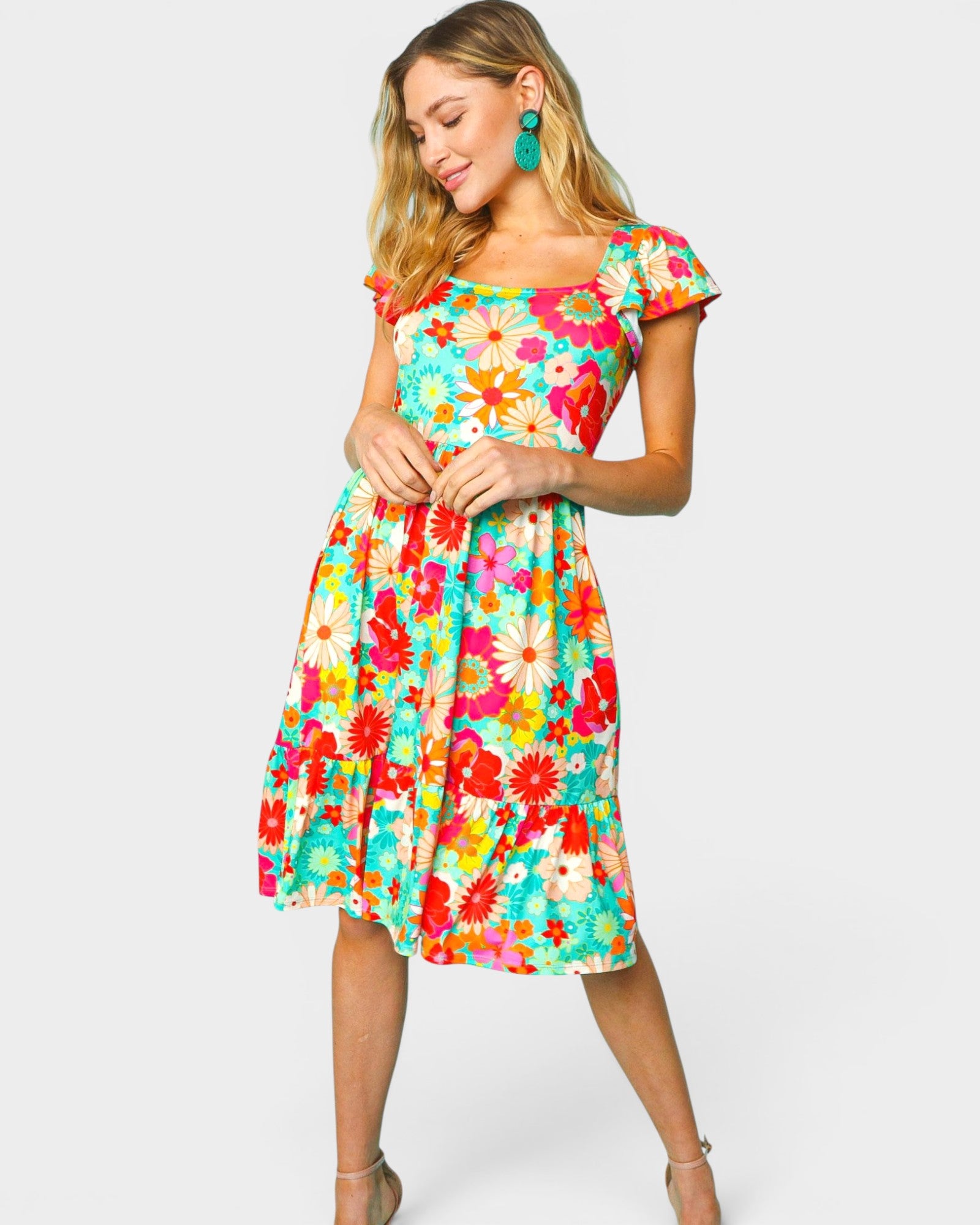 Vestido corto de manga corta con estampado floral en fucsia y menta
