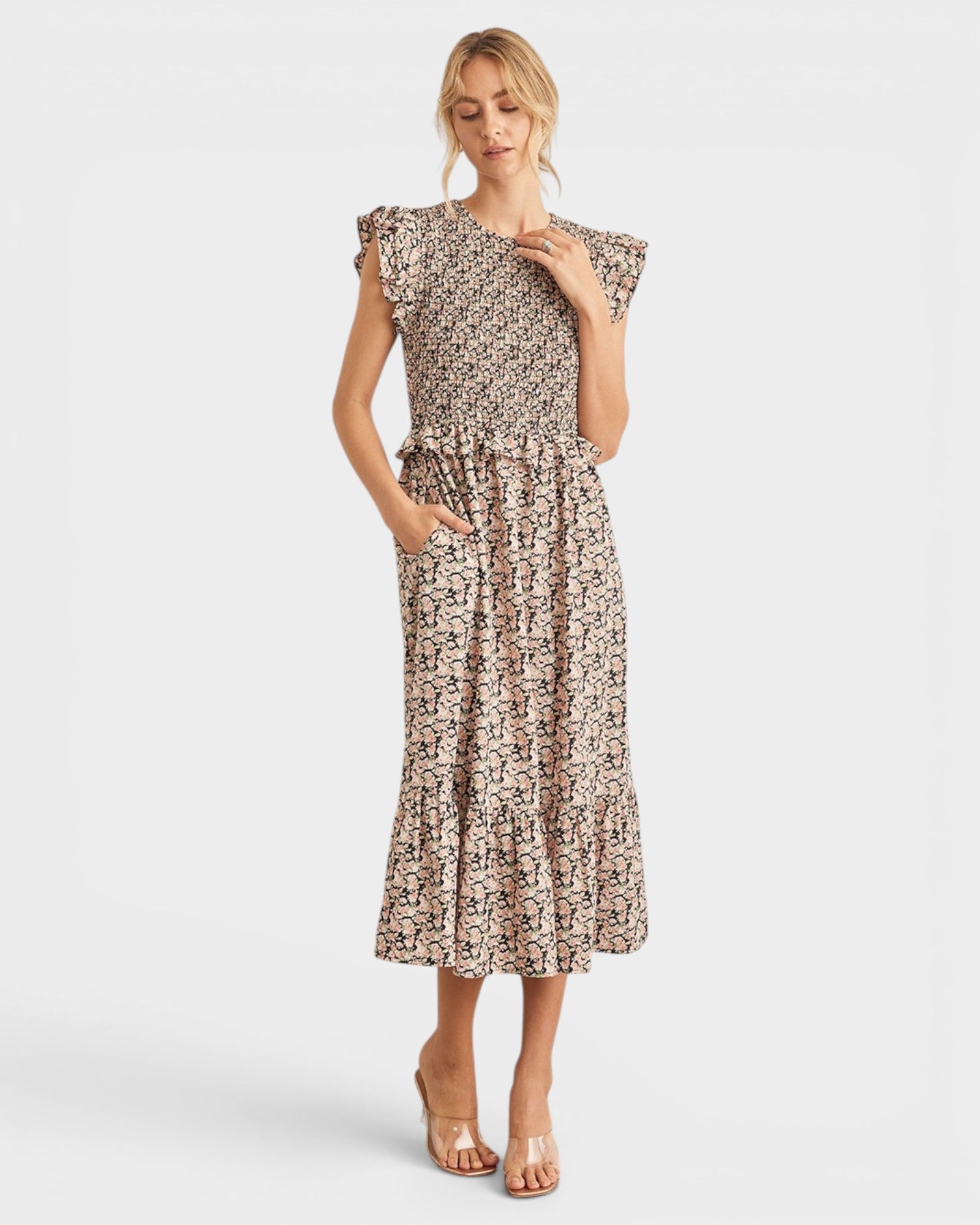 Robe mi-longue à volants et fronces fleuries en noir/pêche