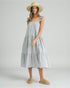 Robe mi-longue à volants fleuris sans manches en bleu