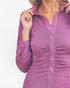 Robe chemise courte moulante boutonnée à fronces sur le devant violette