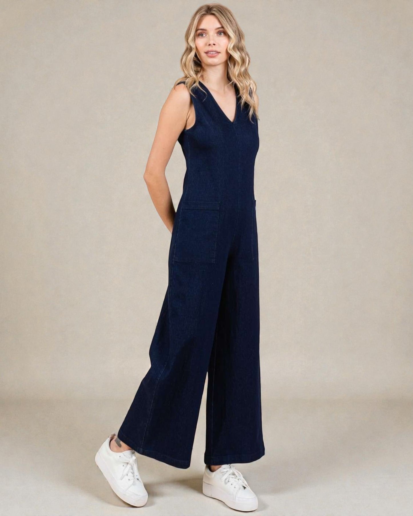 Combinaison en jean foncé sans manches à jambe large