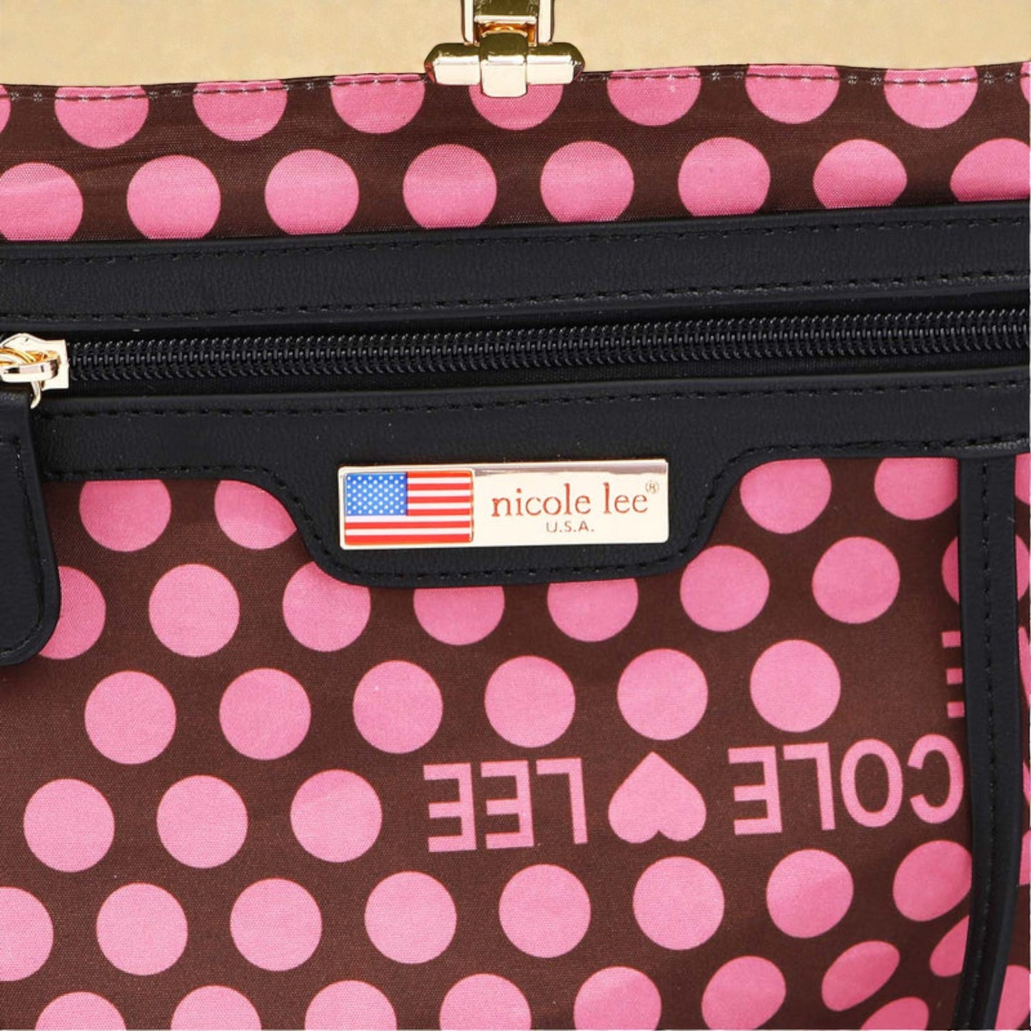 Mochila bohemia de piel vegana con diseño floral en color negro