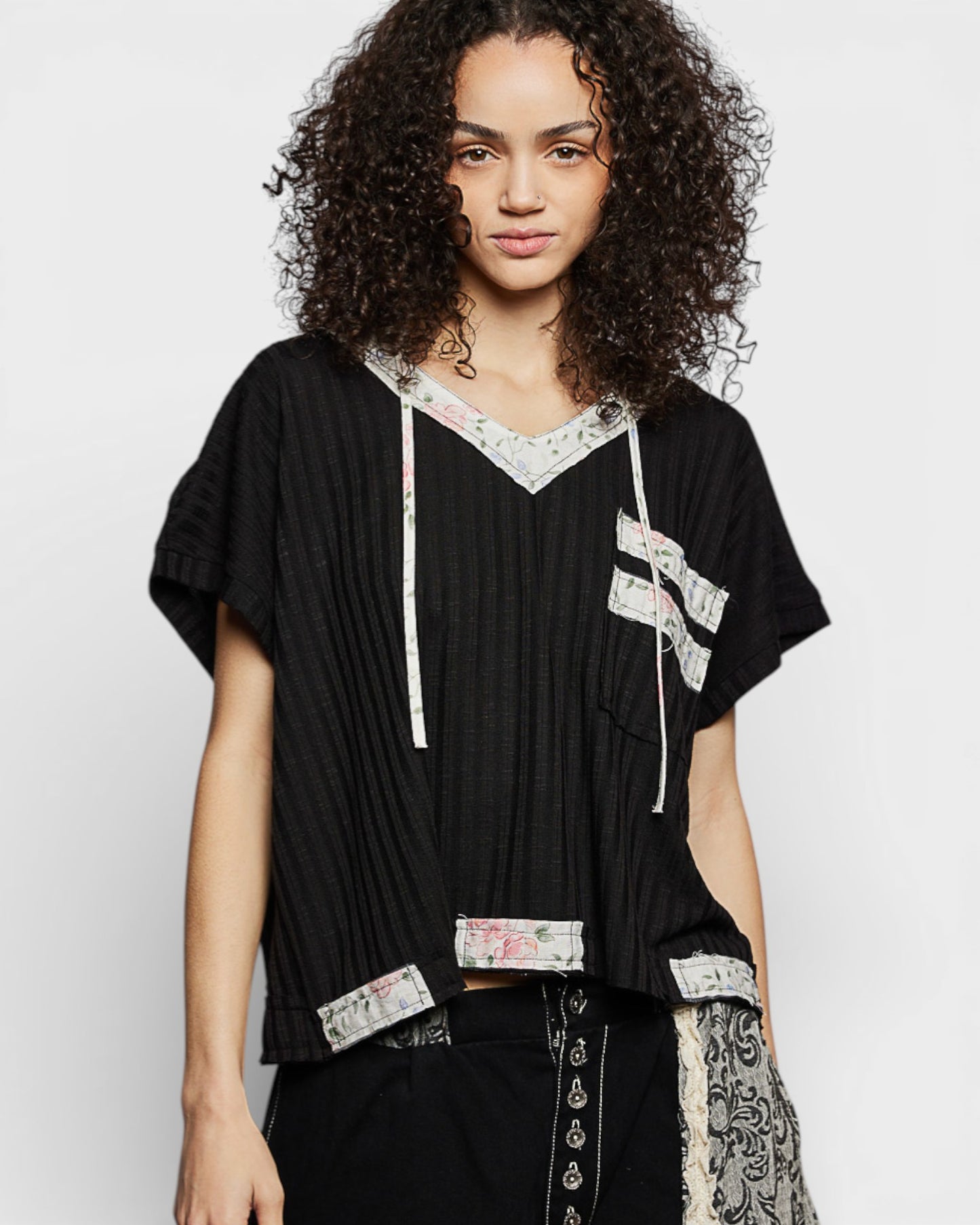 Black Floral Trim Hooded Open-Back Ribbed Top