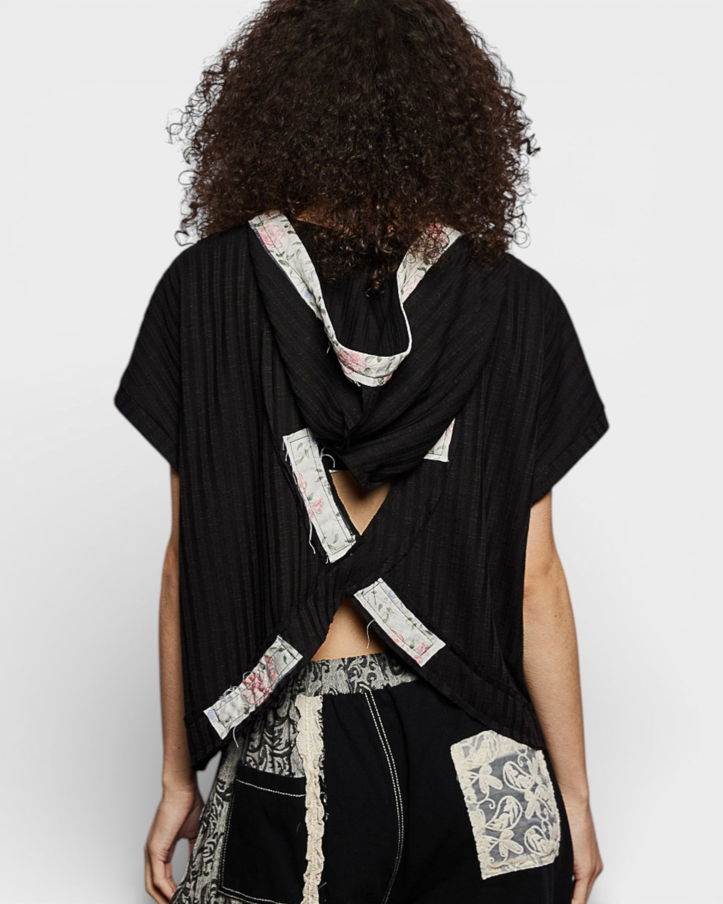 Black Floral Trim Hooded Open-Back Ribbed Top