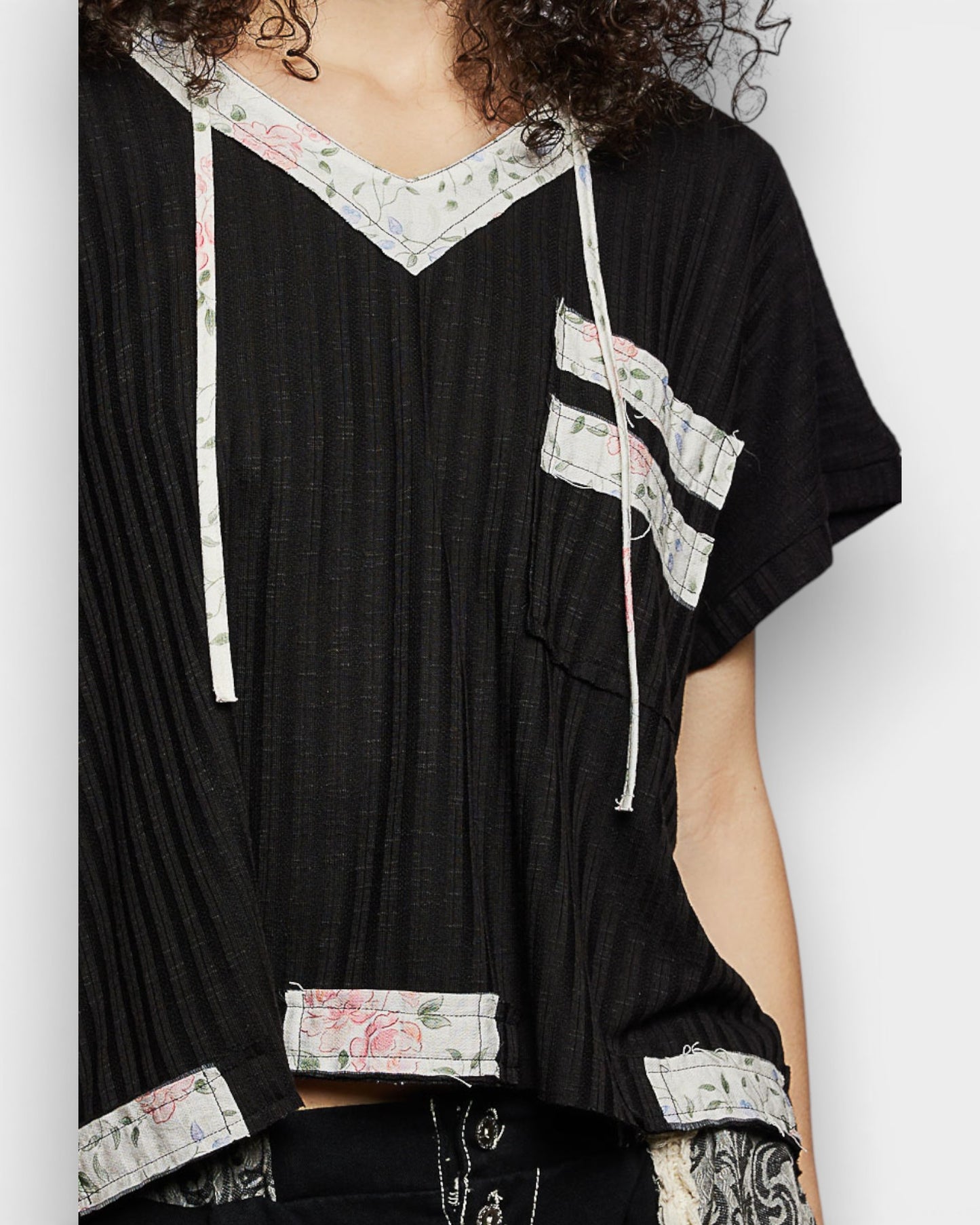 Black Floral Trim Hooded Open-Back Ribbed Top