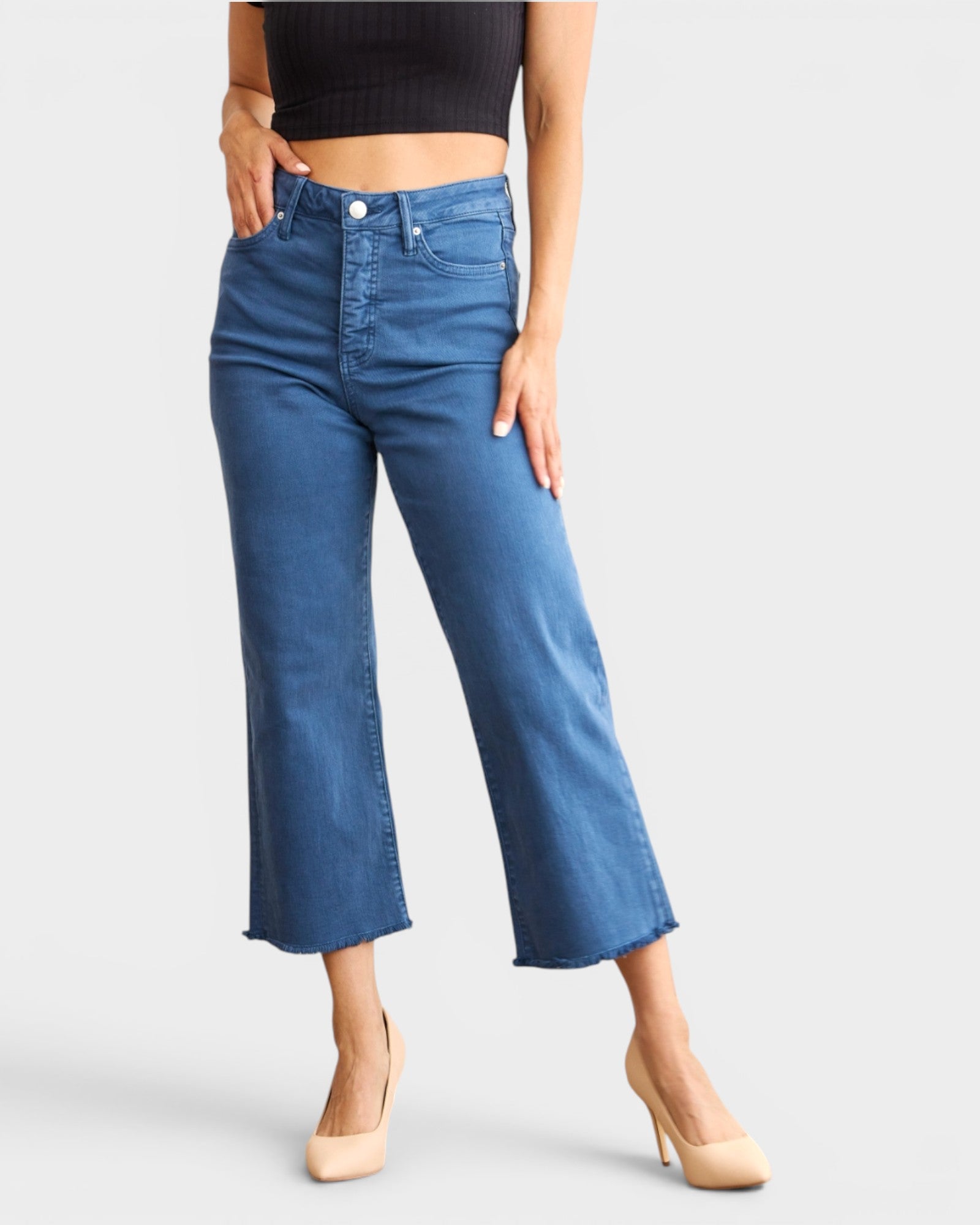 Jean court taille haute avec ourlet brut et effet gainant du ventre en ardoise bleue