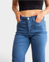 Jean court taille haute avec ourlet brut et effet gainant du ventre en ardoise bleue