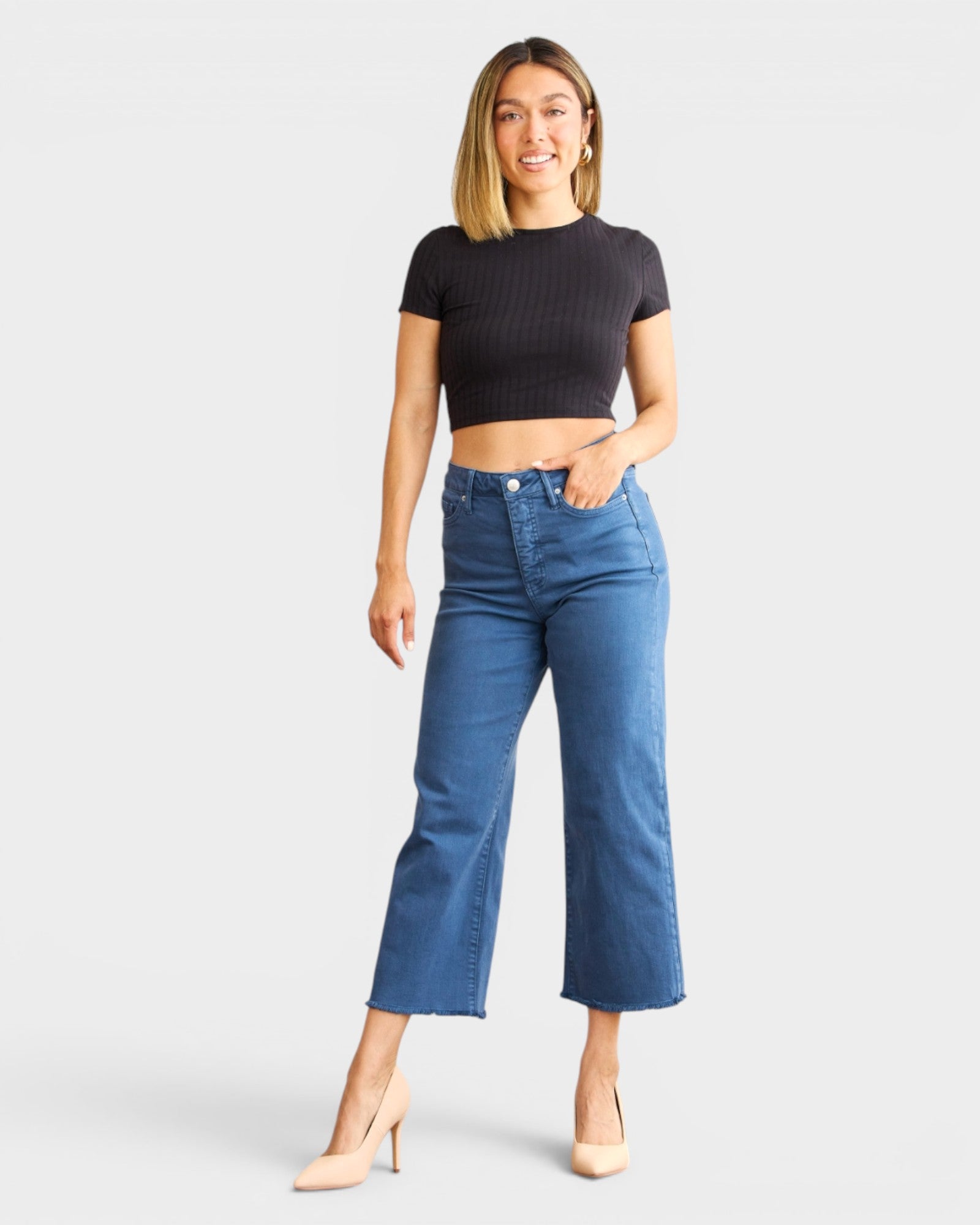 Jean court taille haute avec ourlet brut et effet gainant du ventre en ardoise bleue