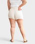 Short en jean taille haute gainant le ventre en blanc cassé