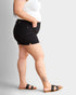 Short en jean taille haute gainant en noir