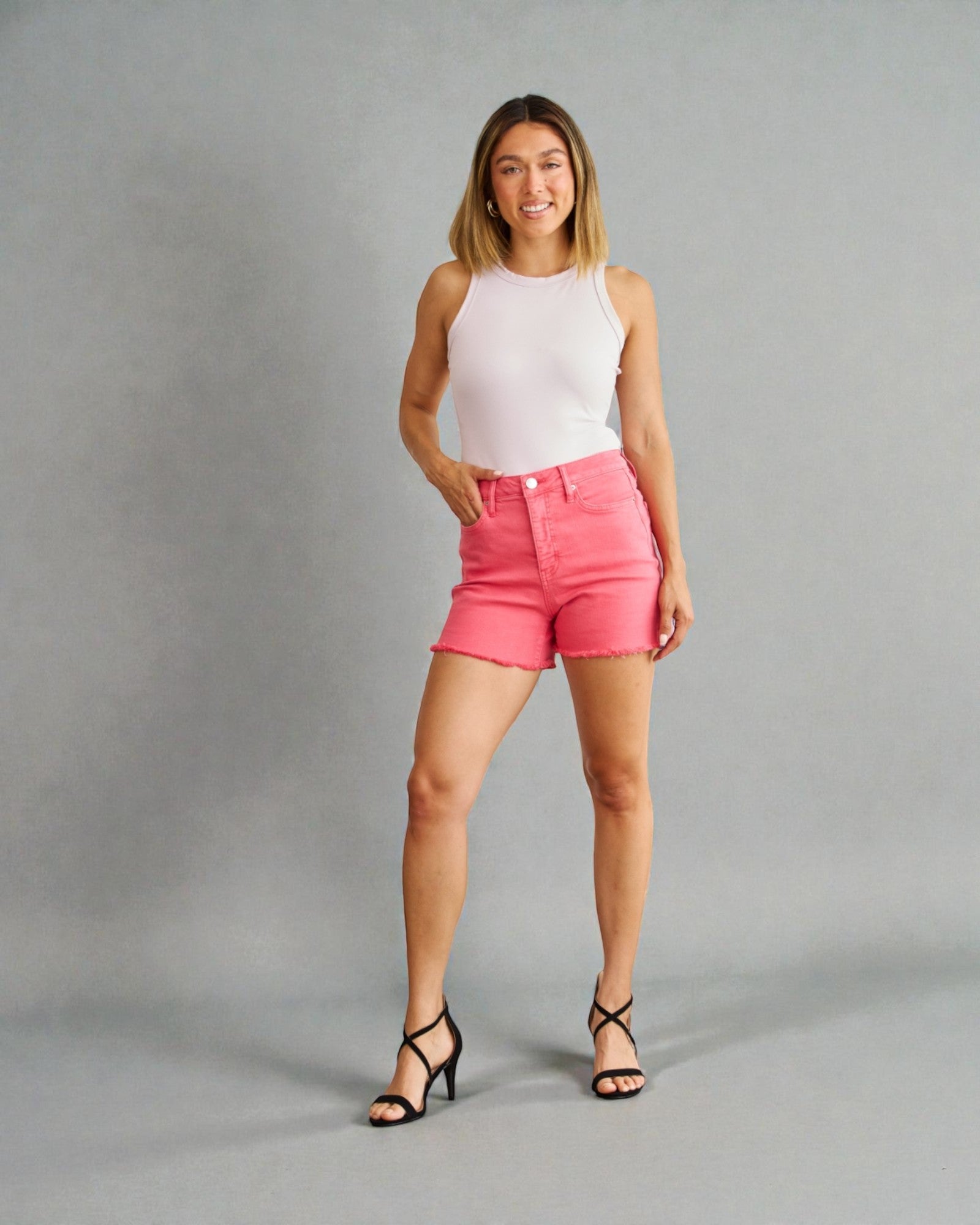Short en jean taille haute avec ourlet brut et effet gainant du ventre en corail sucre