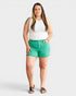 Short en jean taille haute avec ourlet brut et contrôle du ventre en couleur Caraïbes