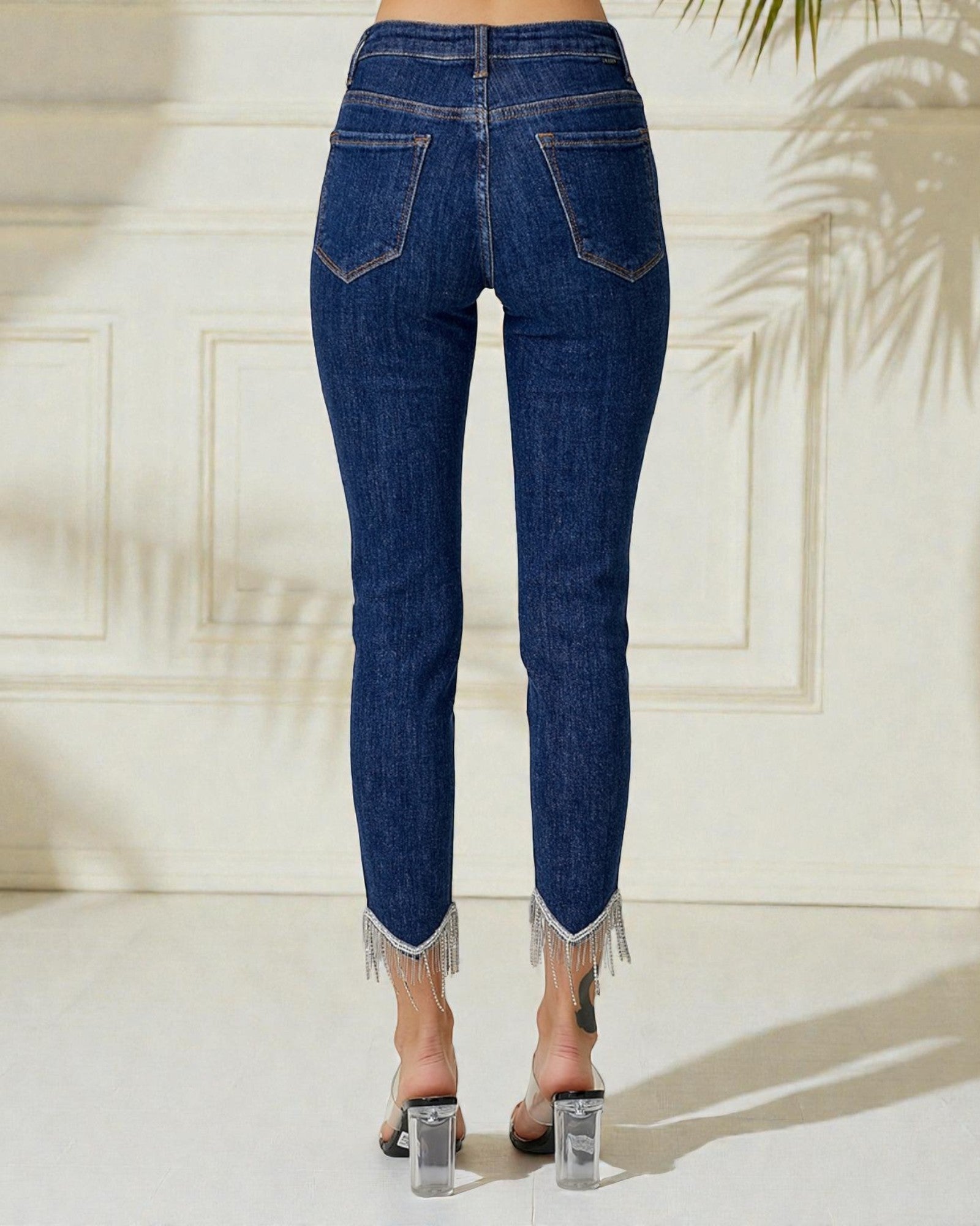 Jean skinny taille mi-haute délavé foncé avec franges en strass