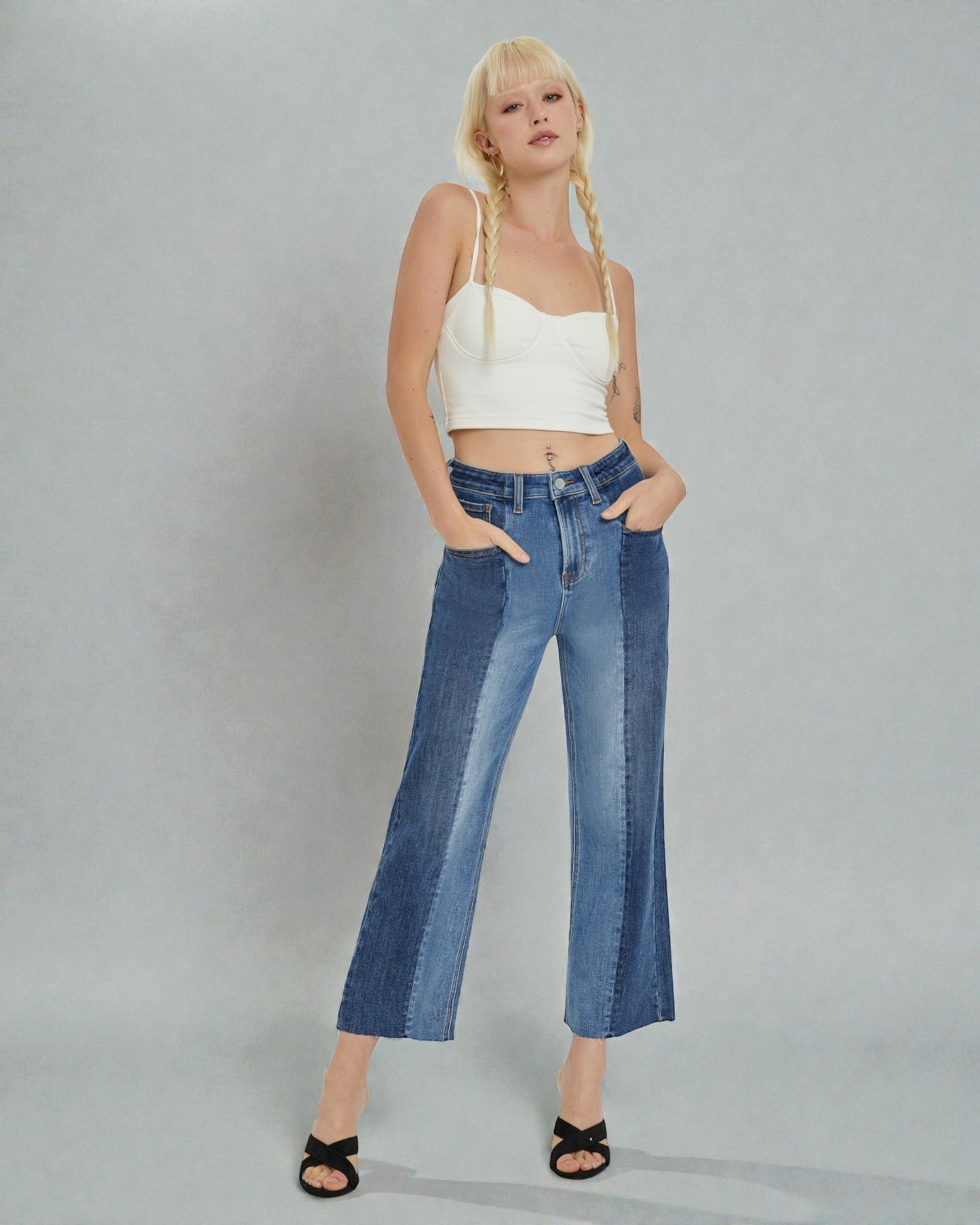 Vaqueros de tiro medio en dos tonos en combinación oscura