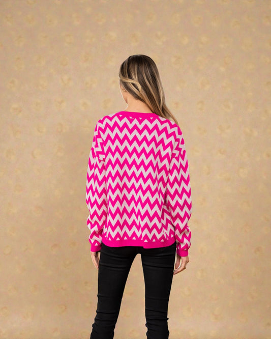 Suéter de manga larga con rayas onduladas en contraste en color marfil fucsia