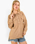 Blusa de punto con cuello y medio botón en color topo