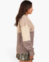 Pull à col montant et blocs de couleurs en crème 
